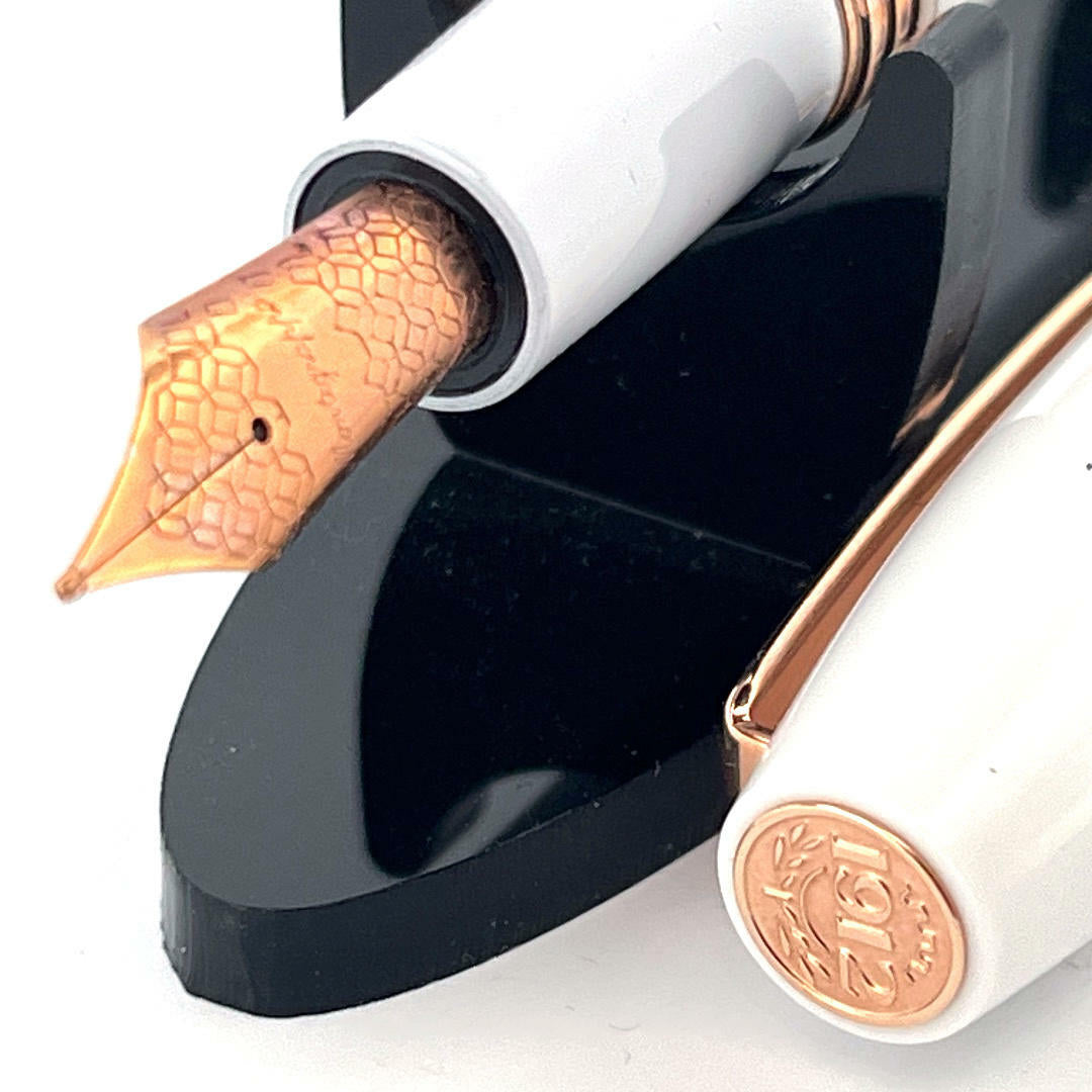 MONTEGRAPPA Fortuna White Fountain Pen - NEW